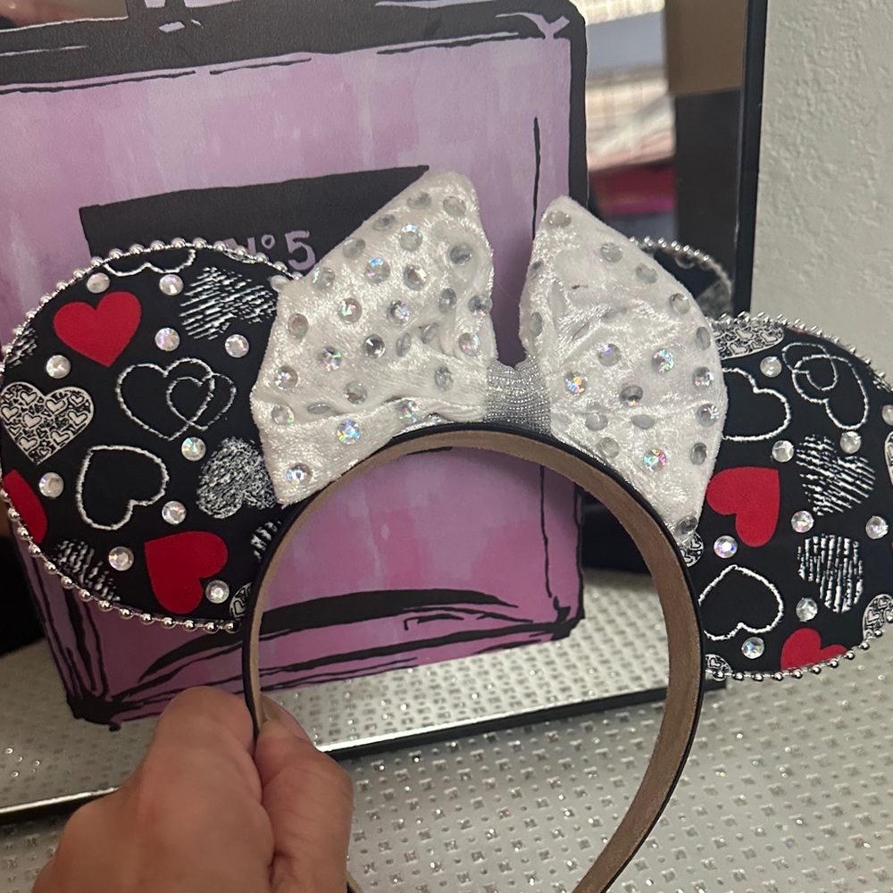 Handcrafted Black and White Heart Headband with Bow - EUC